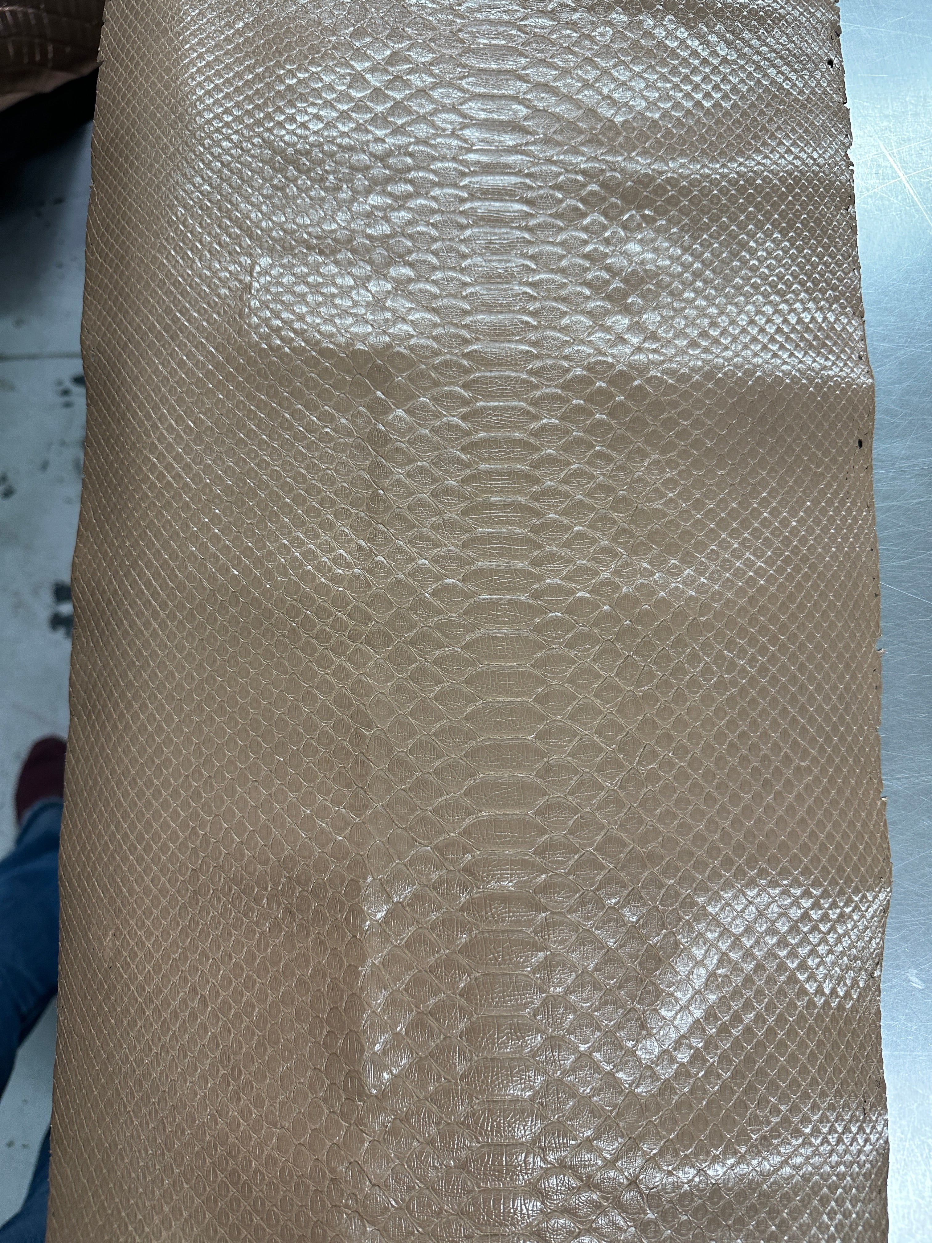 Back Cut Bleached Glazed Light Tobacco Burmese Python 2.95m/30cm/Gr1