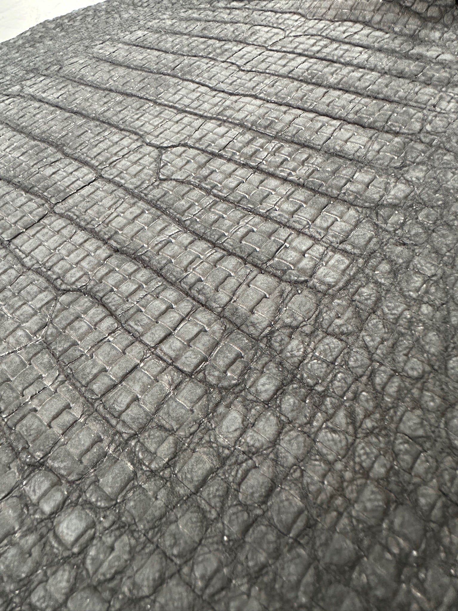 Black Basketweave Alligator 34 cm Grade 1